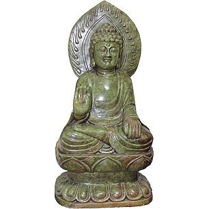 Großer Buddha in grünem Stein